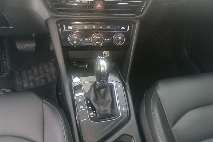 Used Volkswagen Tharu 2019 280TSI Two-Wheel Drive Comfort Edition China VI Standard Gear Lever