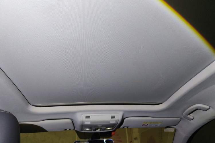 Used Volkswagen Tharu 2019 280TSI Two-Wheel Drive Luxury Version China VI Standard Headliner