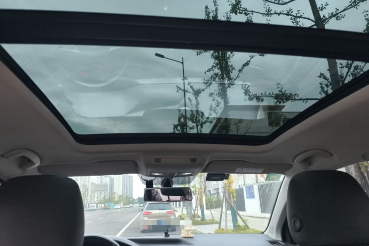 Used Volkswagen Tharu 2019 280TSI Two-Wheel Drive Luxury Version China VI Standard Headliner