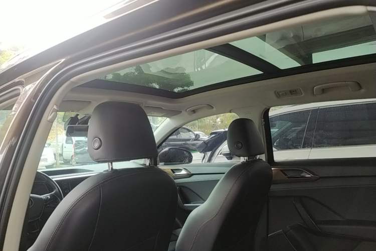 Used Volkswagen Tharu 2019 280TSI Two-Wheel Drive Comfort Edition China VI Standard Headliner