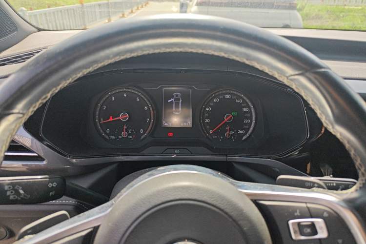 Used Volkswagen Tharu 2019 280TSI Two-Wheel Drive R-Line China VI Standard Instrument Cluster
