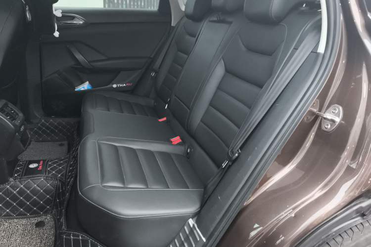 Used Volkswagen Tharu 2019 280TSI Two-Wheel Drive Luxury Version China VI Standard Interior 4