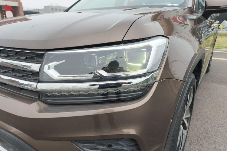 Used Volkswagen Tharu 2019 330TSI Four-Wheel Drive Flagship Model China VI Standard Left Front Headlight