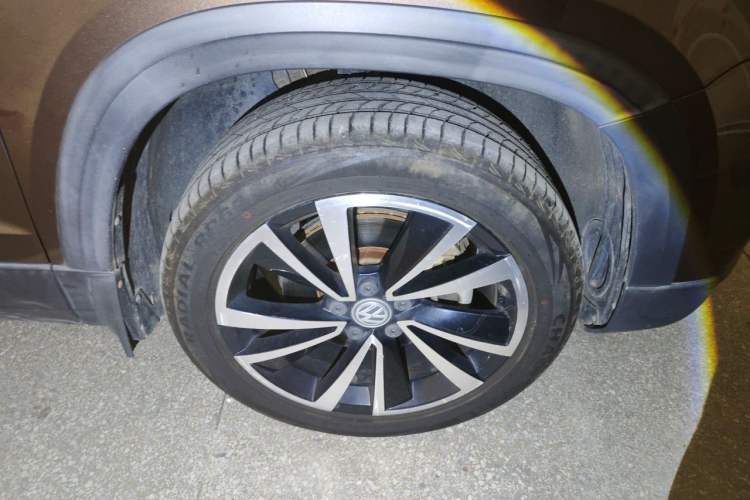 Used Volkswagen Tharu 2019 280TSI Two-Wheel Drive Luxury Version China VI Standard Right Front Wheel Hub