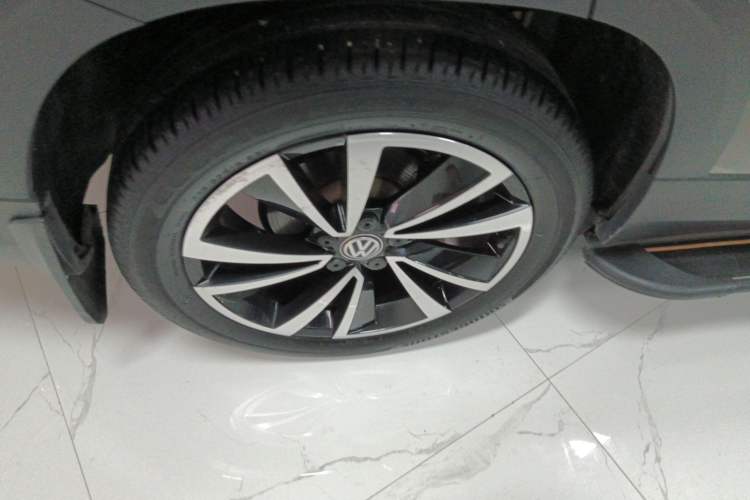 Used Volkswagen Tharu 2019 280TSI Two-Wheel Drive Luxury Version China VI Standard Right Rear Wheel Hub