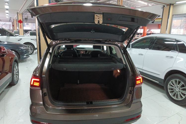 Used Volkswagen Tharu 2019 280TSI Two-Wheel Drive Luxury Version China VI Standard Trunk