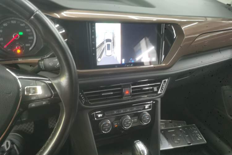 Used Volkswagen Tharu 2019 280TSI Two-Wheel Drive Comfort Edition China VI Standard Audio And AC Panel