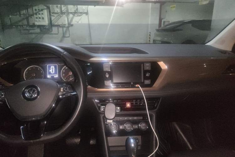 Used Volkswagen Tharu 2019 280TSI Two-Wheel Drive Comfort Edition China VI Standard Center Console