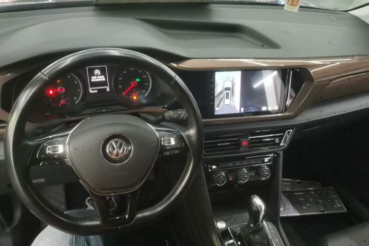 Used Volkswagen Tharu 2019 280TSI Two-Wheel Drive Comfort Edition China VI Standard Center Console