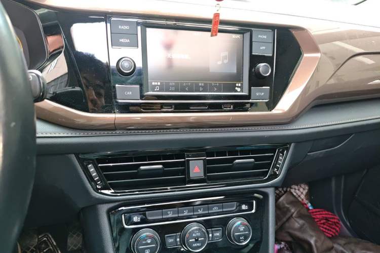 Used Volkswagen Tharu 2019 280TSI Two-Wheel Drive Comfort Edition China V Standard Audio And AC Panel