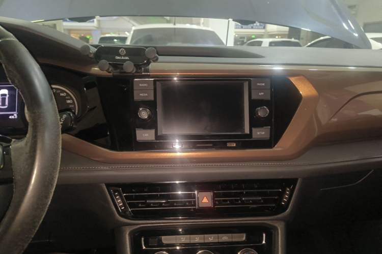 Used Volkswagen Tharu 2019 280TSI Two-Wheel Drive Comfort Edition China VI Standard Audio And AC Panel