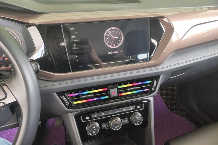 Used Volkswagen Tharu 2019 280TSI Two-Wheel Drive Luxury Version China VI Standard Audio And AC Panel