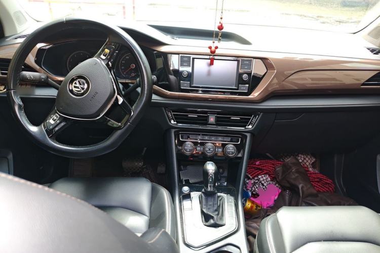 Used Volkswagen Tharu 2019 280TSI Two-Wheel Drive Comfort Edition China V Standard Center Console