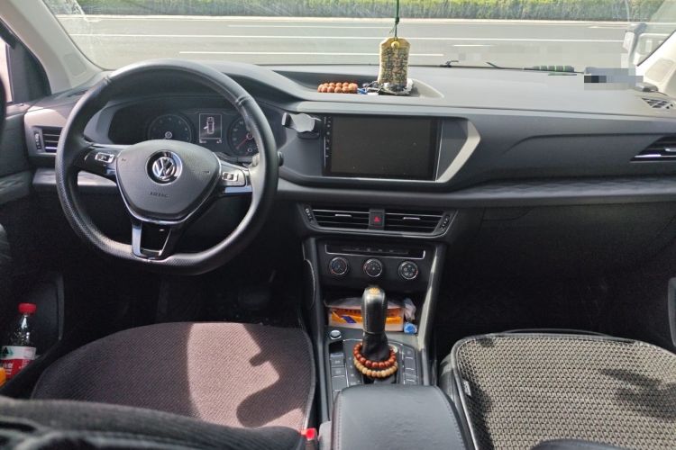 Used Volkswagen Tharu 2019 280TSI Two-Wheel Drive Trend Edition China VI Standard Center Console