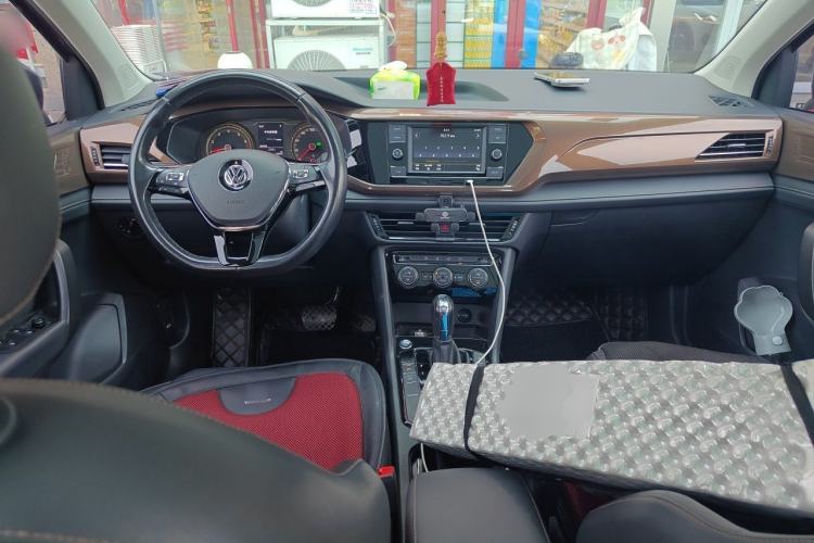 Used Volkswagen Tharu 2019 280TSI Two-Wheel Drive Comfort Edition China VI Standard Center Console