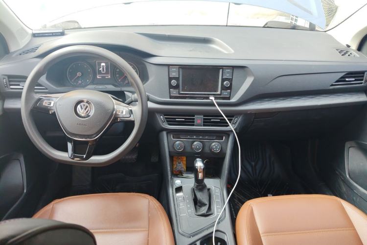Used Volkswagen Tharu 2019 280TSI Two-Wheel-Drive Trend Edition China V Standard Center Console