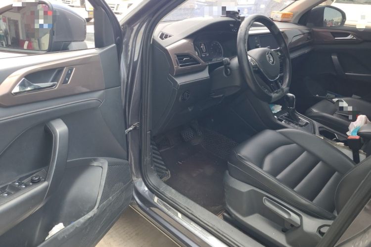 Used Volkswagen Tharu 2019 280TSI Two-Wheel Drive Luxury Edition China V Standard Driver Seat