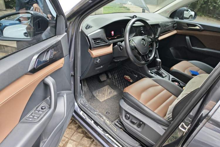 Used Volkswagen Tharu 2019 330TSI Four-Wheel Drive Flagship Model China VI Standard Driver Seat