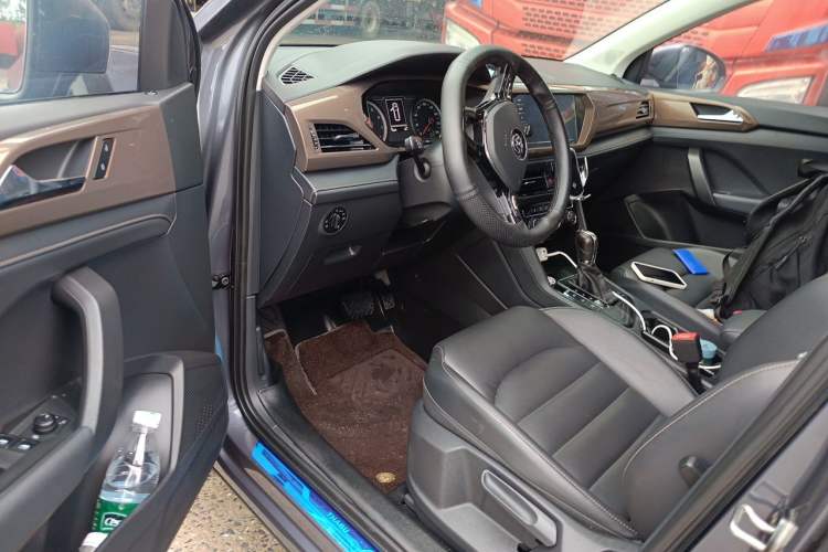 Used Volkswagen Tharu 2019 280TSI Two-Wheel Drive Luxury Version China VI Standard Driver Seat