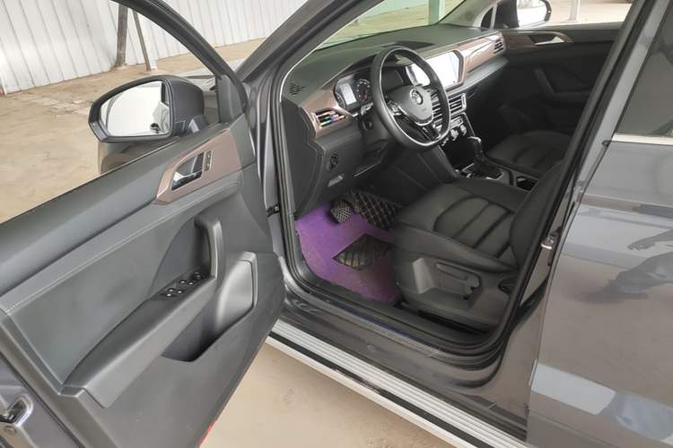Used Volkswagen Tharu 2019 280TSI Two-Wheel Drive Luxury Version China VI Standard Driver Seat