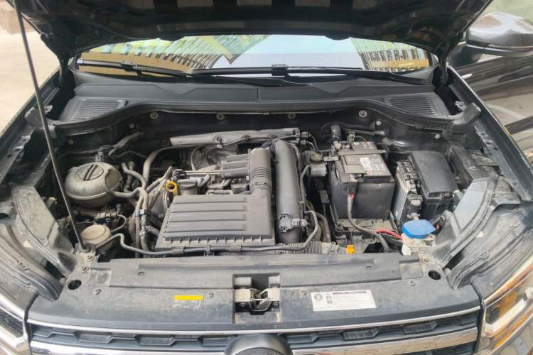 Used Volkswagen Tharu 2019 280TSI Two-Wheel Drive Luxury Version China VI Standard Engine Bay