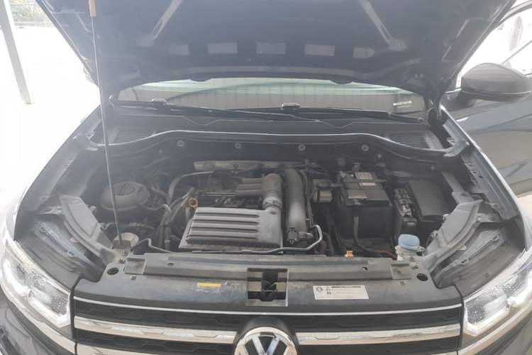 Used Volkswagen Tharu 2019 280TSI Two-Wheel Drive Luxury Version China VI Standard Engine Bay