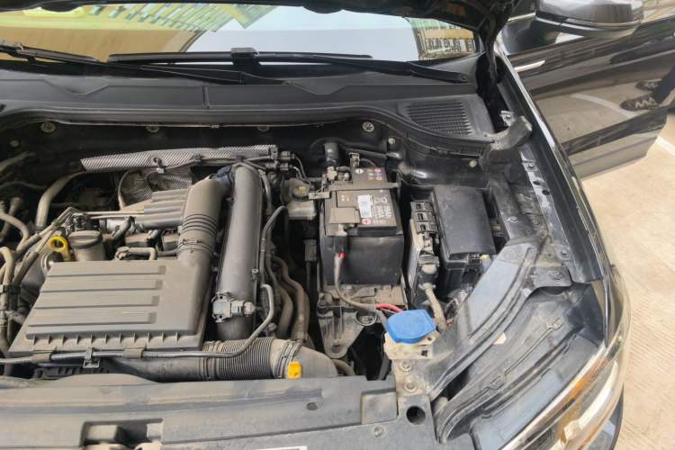 Used Volkswagen Tharu 2019 280TSI Two-Wheel Drive Luxury Version China VI Standard Engine Bay Left