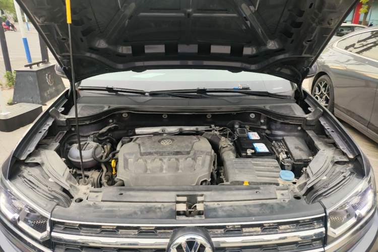 Used Volkswagen Tharu 2019 330TSI Four-Wheel Drive Luxury Edition China VI Standard Engine Bay