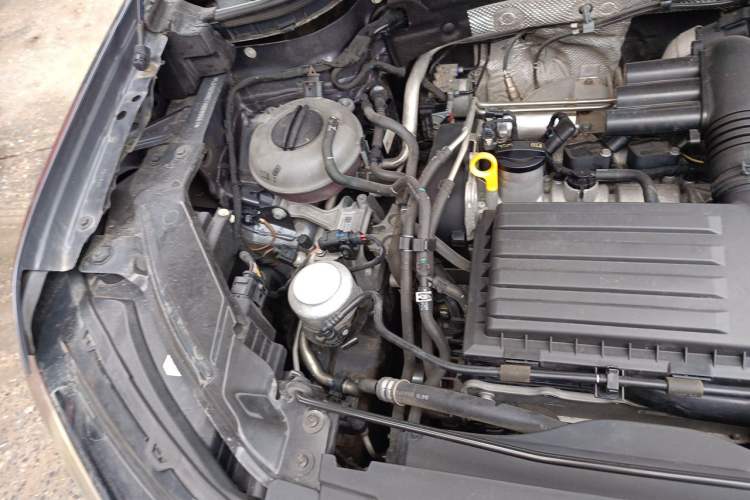 Used Volkswagen Tharu 2019 280TSI Two-Wheel Drive Luxury Version China VI Standard Engine Bay Right