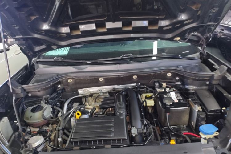 Used Volkswagen Tharu 2019 280TSI Two-Wheel Drive Flagship Version China VI Standard Engine Bay