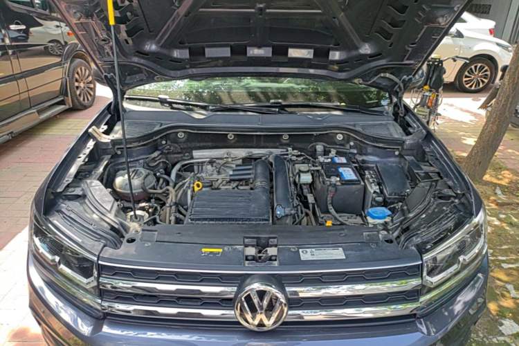 Used Volkswagen Tharu 2019 280TSI Two-Wheel Drive Luxury Version China VI Standard Engine Bay