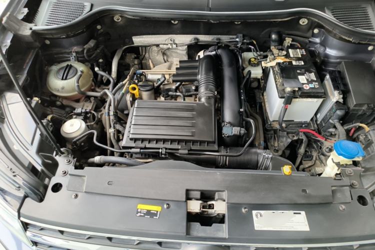 Used Volkswagen Tharu 2019 280TSI Two-Wheel Drive Luxury Version China VI Standard Engine Bay