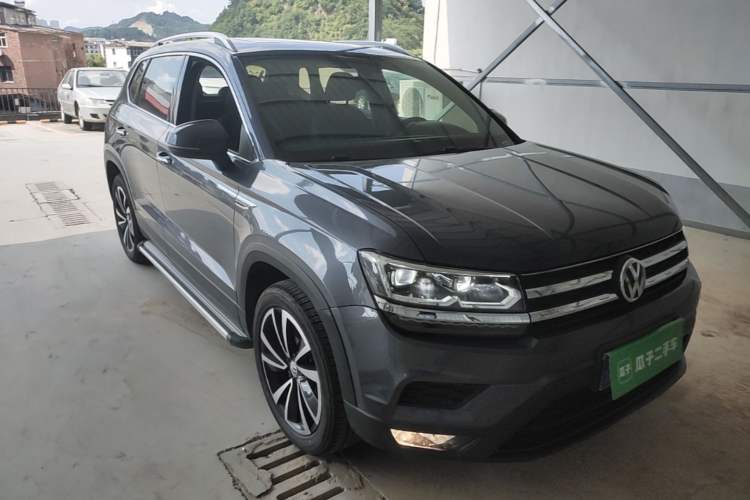 Used Volkswagen Tharu 2019 280TSI Two-Wheel Drive Luxury Version China VI Standard Front Right 45 Deg