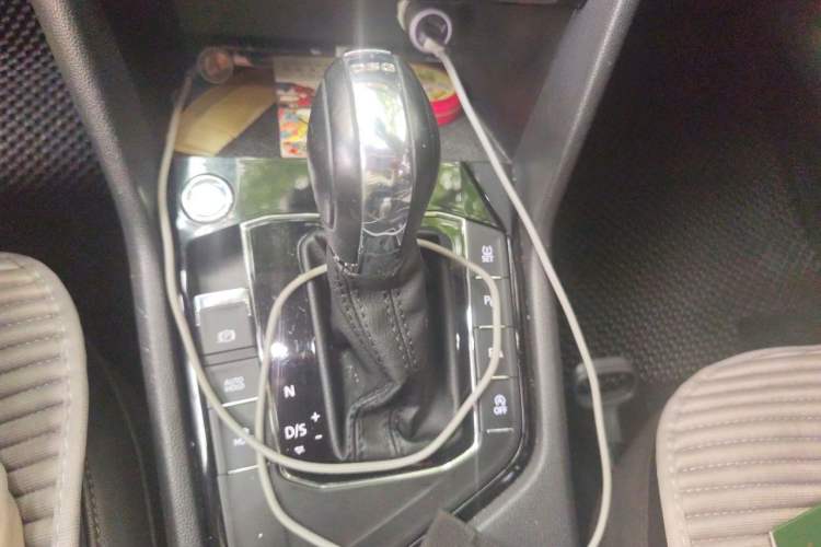 Used Volkswagen Tharu 2019 280TSI Two-Wheel Drive Flagship Version China VI Standard Gear Lever