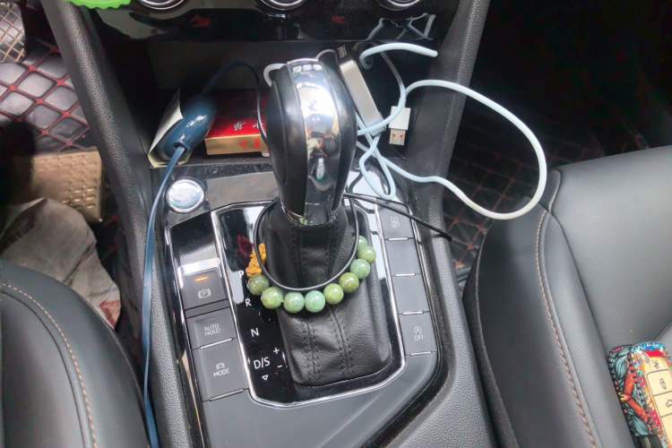 Used Volkswagen Tharu 2019 280TSI Two-Wheel Drive Luxury Version China VI Standard Gear Lever