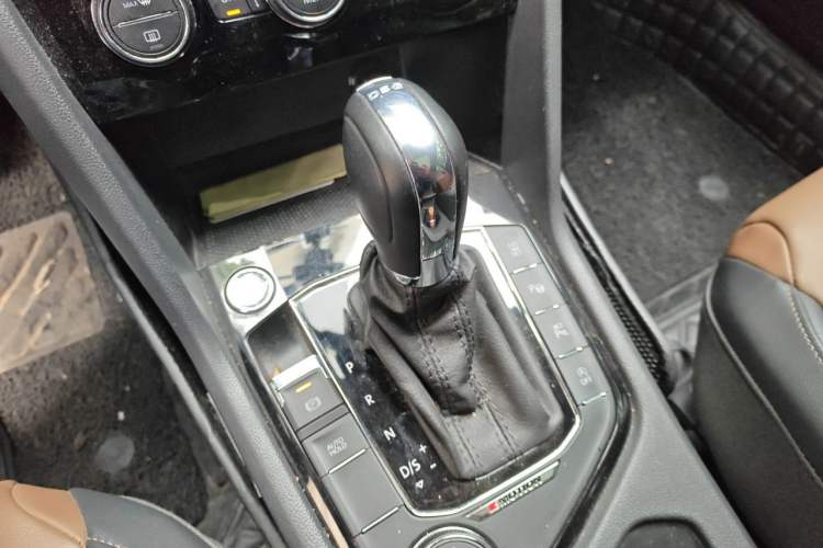 Used Volkswagen Tharu 2019 330TSI Four-Wheel Drive Flagship Model China VI Standard Gear Lever