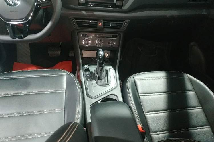 Used Volkswagen Tharu 2019 280TSI Two-Wheel Drive Trend Edition China VI Standard Gear Lever