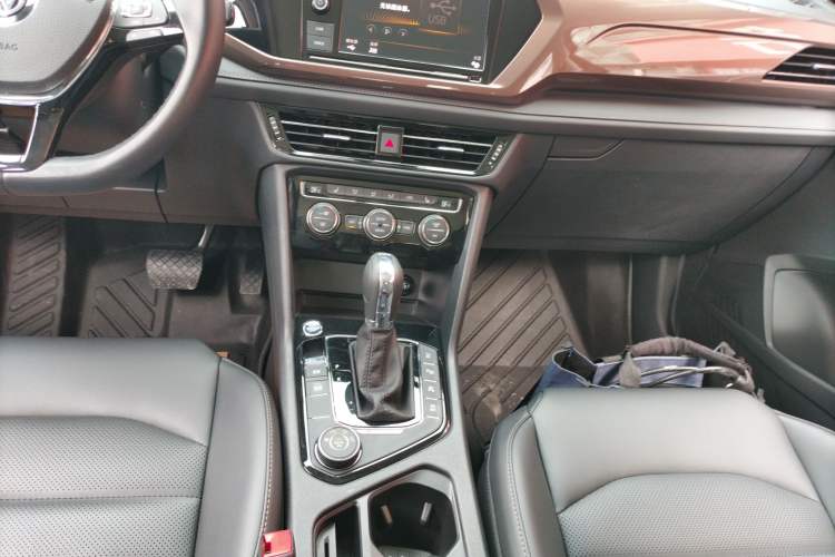 Used Volkswagen Tharu 2019 330TSI Four-Wheel Drive Flagship Model China VI Standard Gear Lever