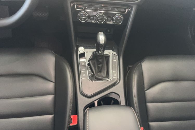 Used Volkswagen Tharu 2019 280TSI Two-Wheel Drive Luxury Edition China V Standard Gear Lever