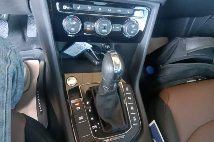 Used Volkswagen Tharu 2019 330TSI Four-Wheel Drive Flagship Model China VI Standard Gear Lever