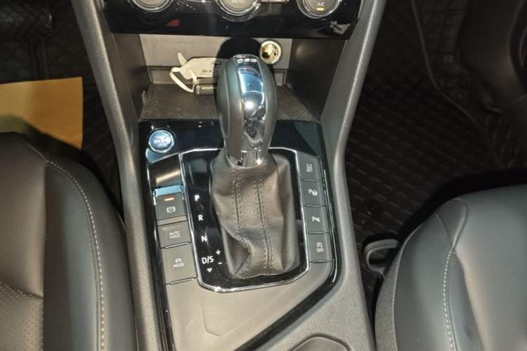 Used Volkswagen Tharu 2019 280TSI Two-Wheel Drive Flagship Version China VI Standard Gear Lever