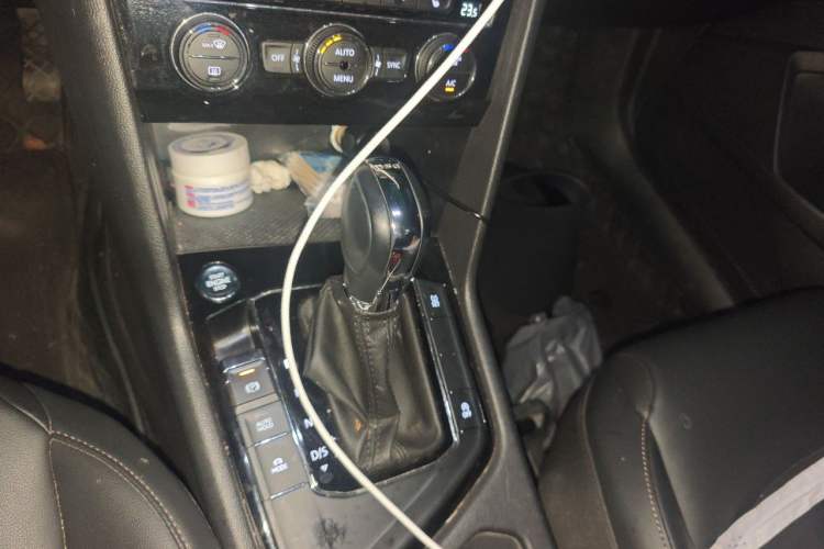 Used Volkswagen Tharu 2019 280TSI Two-Wheel Drive Luxury Version China VI Standard Gear Lever