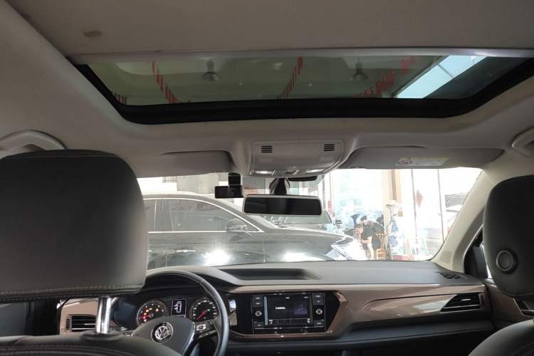 Used Volkswagen Tharu 2019 280TSI Two-Wheel Drive Comfort Edition China VI Standard Headliner
