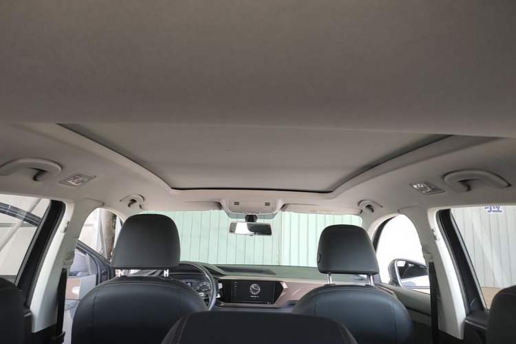 Used Volkswagen Tharu 2019 280TSI Two-Wheel Drive Luxury Version China VI Standard Headliner