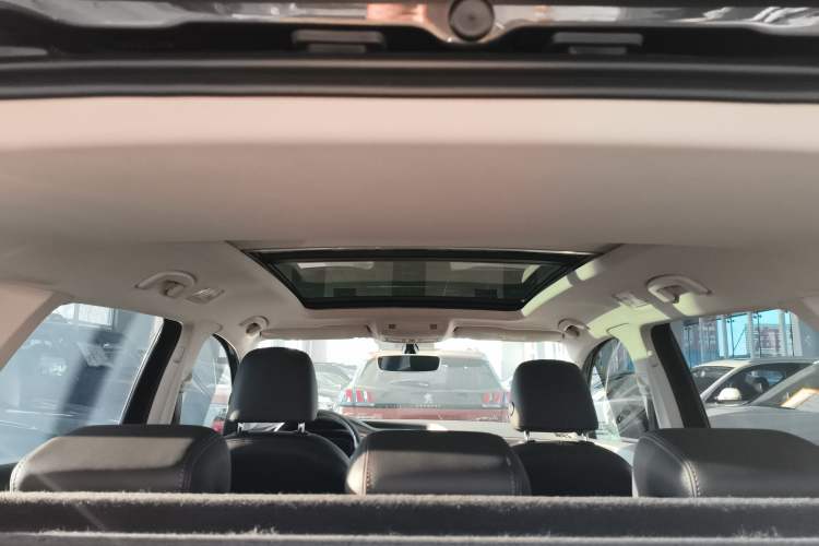 Used Volkswagen Tharu 2019 330TSI Four-Wheel Drive Flagship Model China VI Standard Headliner