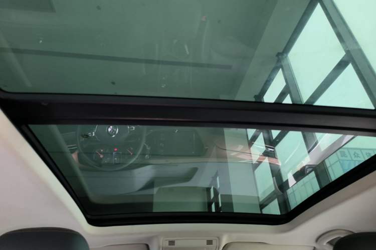 Used Volkswagen Tharu 2019 280TSI Two-Wheel Drive Luxury Version China VI Standard Headliner