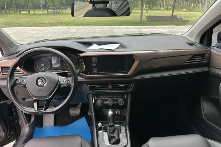 Used Volkswagen Tharu 2019 280TSI Two-Wheel Drive Luxury Version China VI Standard Interior 1