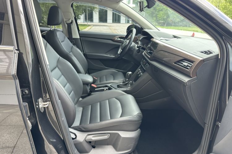 Used Volkswagen Tharu 2019 280TSI Two-Wheel Drive Luxury Version China VI Standard Interior 9