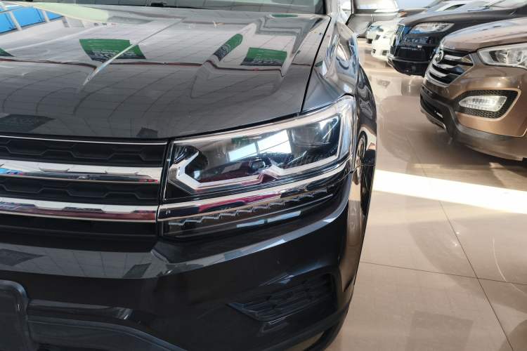 Used Volkswagen Tharu 2019 330TSI Four-Wheel Drive Flagship Model China VI Standard Left Front Headlight