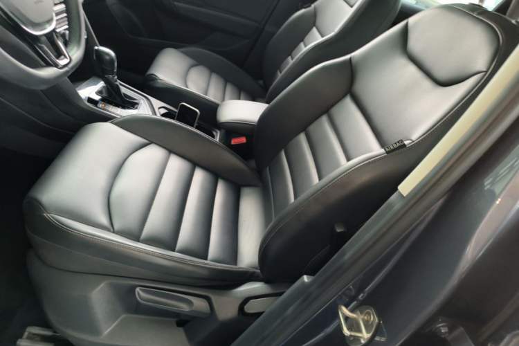 Used Volkswagen Tharu 2019 280TSI Two-Wheel Drive Luxury Version China VI Standard Left Front Seat